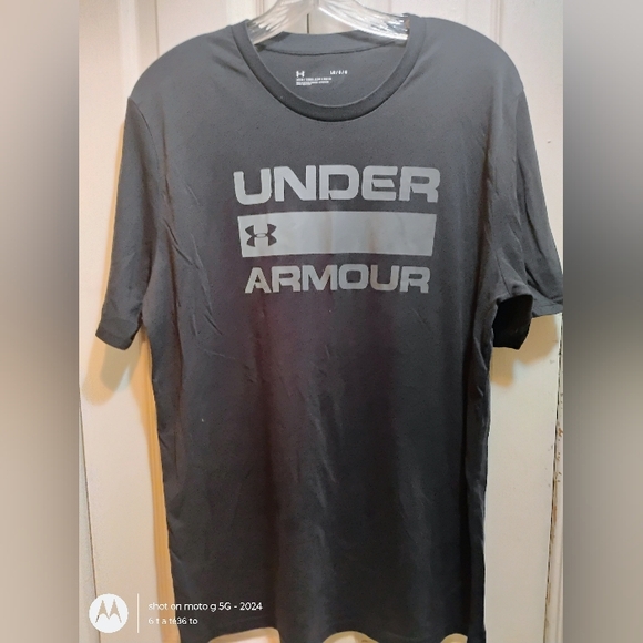 Under Armour Men's Gray T-Shirt - Picture 1 of 12